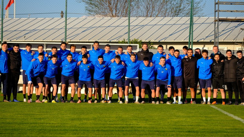 2 Genç Timsah pilota geçti