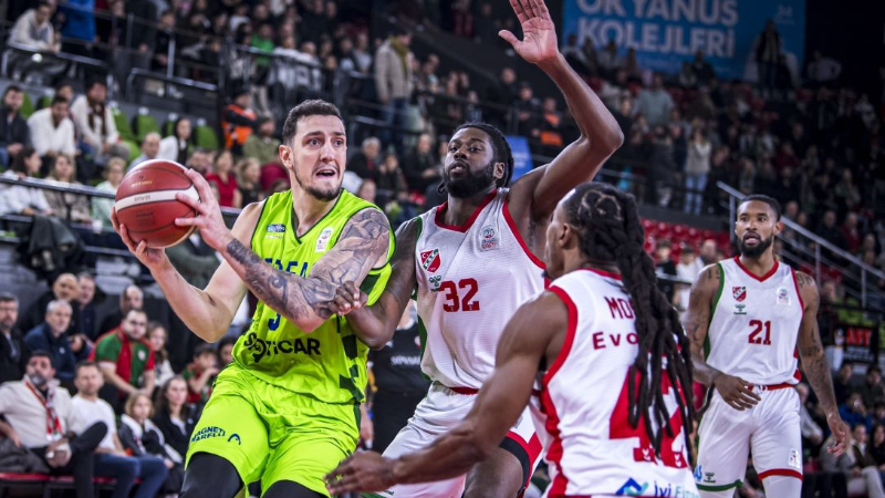 Tofaş, İzmir'de uzatmada yıkıldı