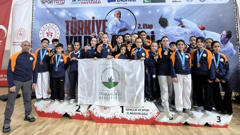 Osmangazili kareteciler kürsüden inmedi