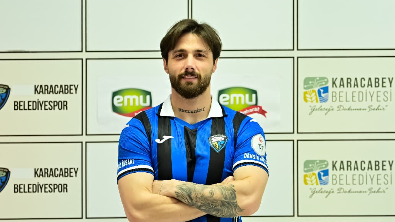 Karacabey Belediyespor'da savunmaya ve forvete takviye