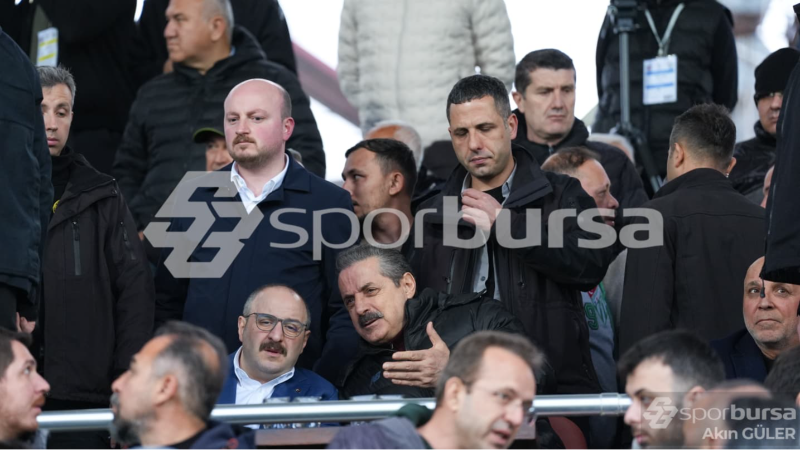 Çelik ve Varank, tribündeydi!