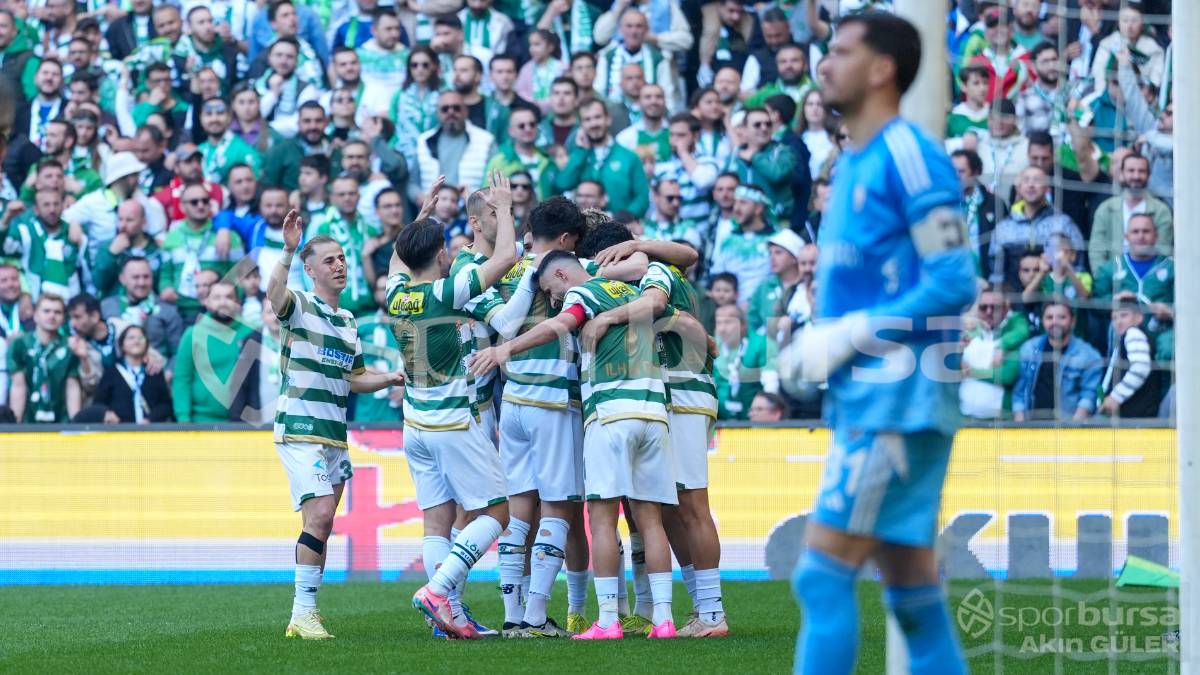 BURSASPOR - SOMASPOR MAÇI VE ŞAMPİYONLUK KUTLAMALARI FOTO GALERİ