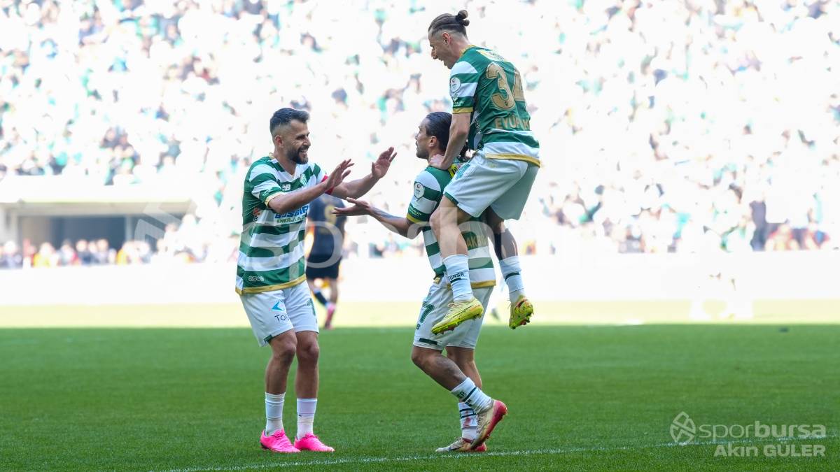 BURSASPOR - SOMASPOR MAÇI VE ŞAMPİYONLUK KUTLAMALARI FOTO GALERİ