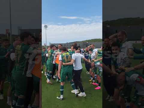 Maç sonunda yeşil-beyazlı futbolcular galibiyeti böyle kutlado! 🐊 #sporbursatr #bursaspor