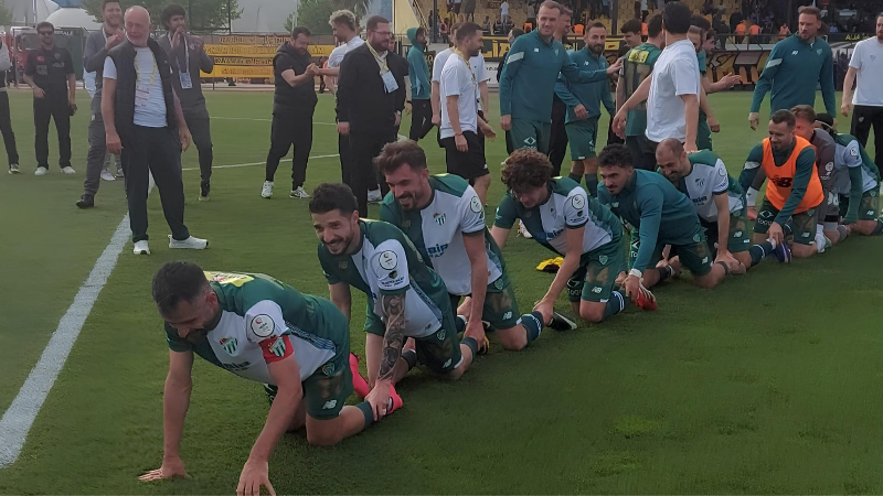 Şampiyon Bursaspor, Aliağa'da finali bol golle yaptı!  Kupa töreni yarın