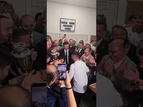 Şampiyonluk kutlamaları soyunma odasına faşındı.. #sporbursatr #bursaspor