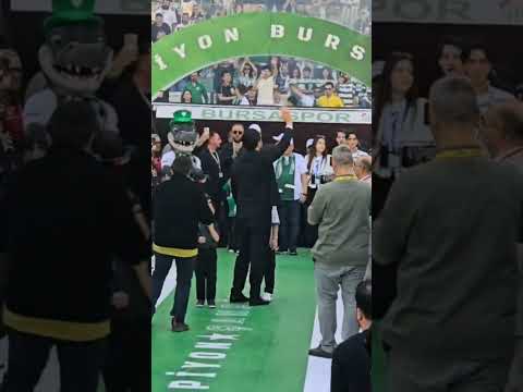 Bursaspor Başkanı tören alanına çıkıyor.. #sporbursatr #bursaspor