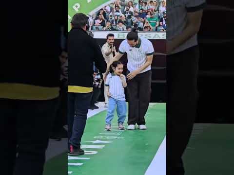 Taha Batuhan Yayıkcı  tören alanına çıkıyor.. #sporbursatr #bursaspor