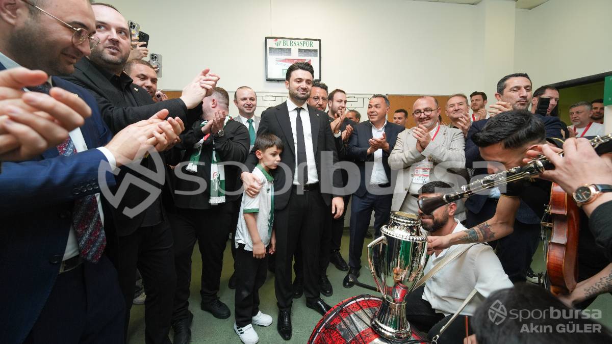 BURSASPOR ŞAMPİYONLUK KUTLAMASI FOTOĞRAFLARI