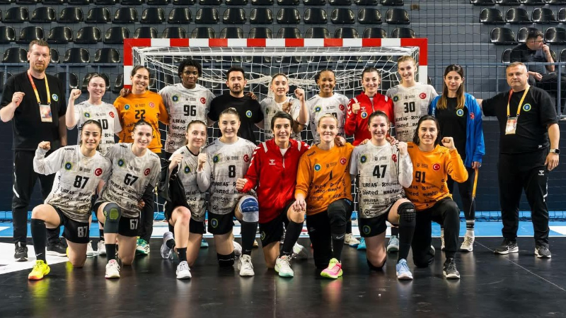Büyükşehir kupada yarı finale çıktı