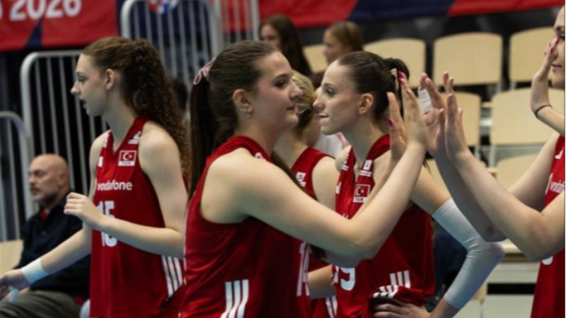 Şampiyonluk adayı Milliler 4'te 4 yaptı!