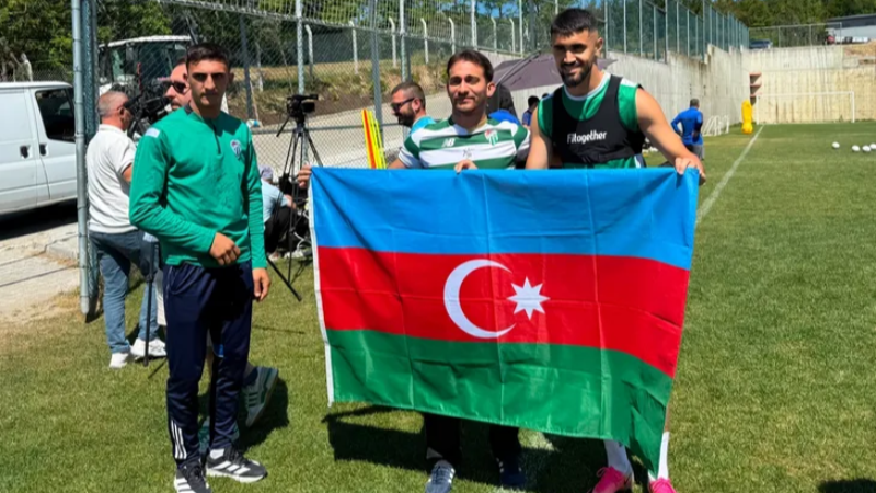 Bayramov, Azerbaycan bayrağını görünce duygulandı!