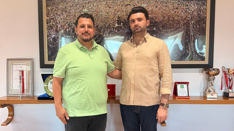 Bursaspor’a Gurbetçi Timsahlar’dan loca ve led reklam desteği