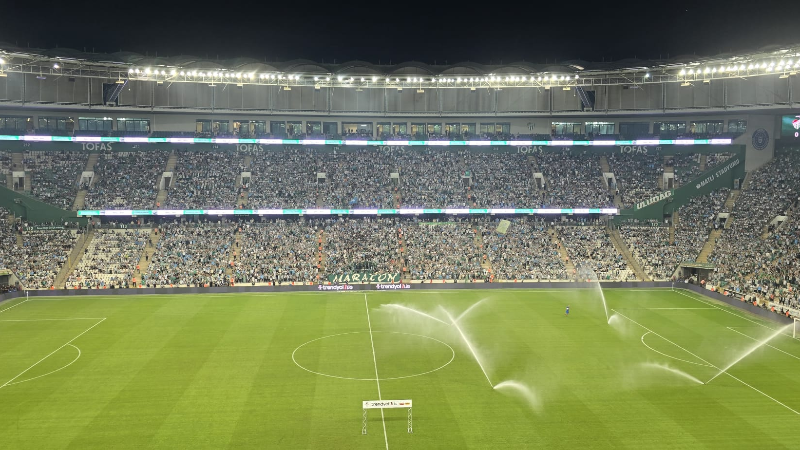 Matlı Stadyumu’na 3 katlı led reklam panoları göz kamaştırdı!