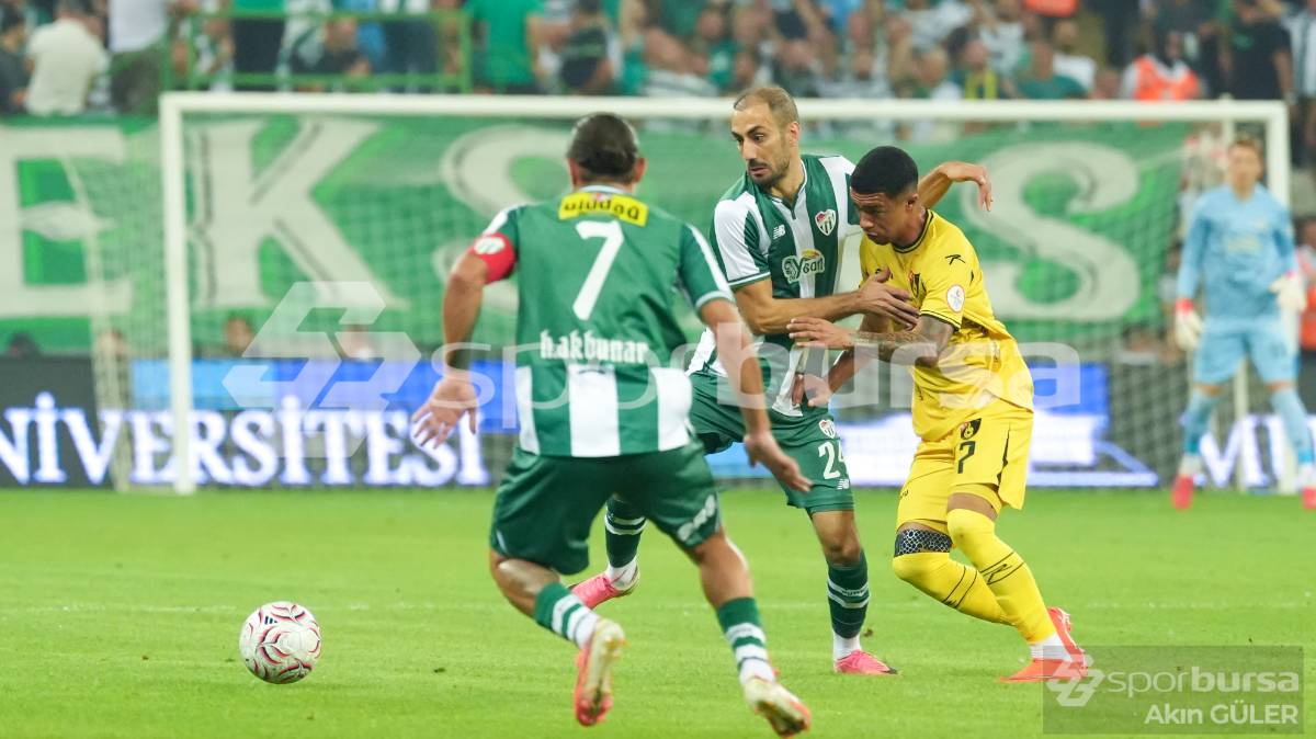 BURSASPOR - İSTANBULSPOR MAÇI FOTOĞRAFLARI