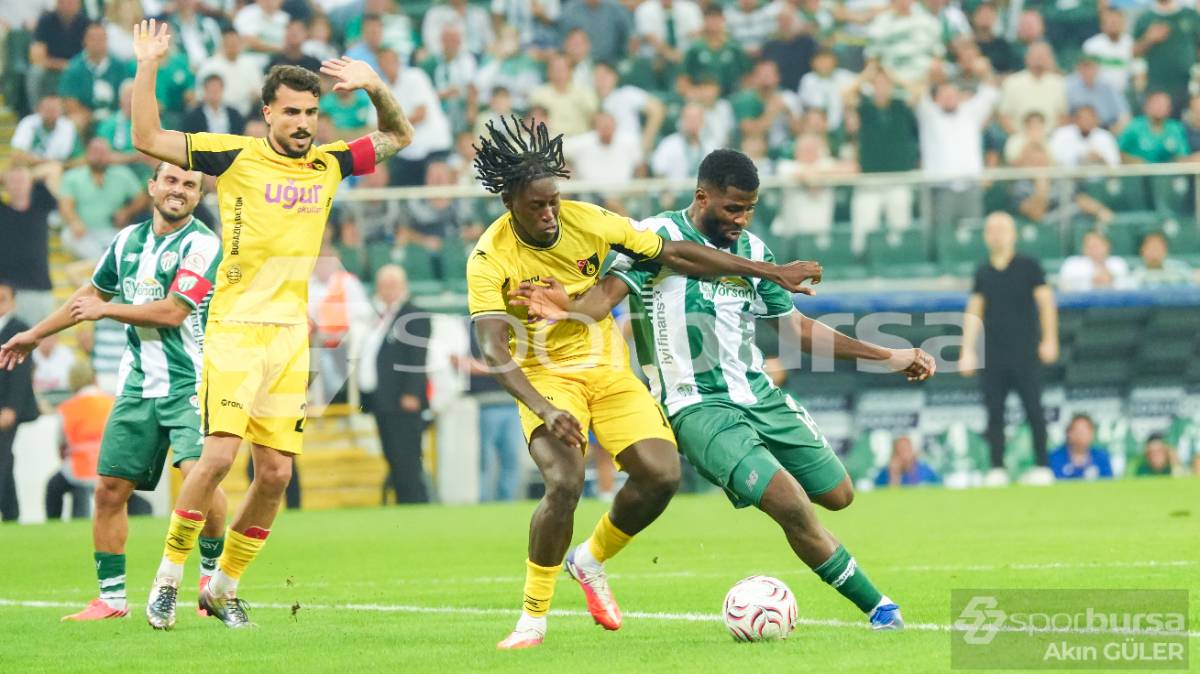 BURSASPOR - İSTANBULSPOR MAÇI FOTOĞRAFLARI