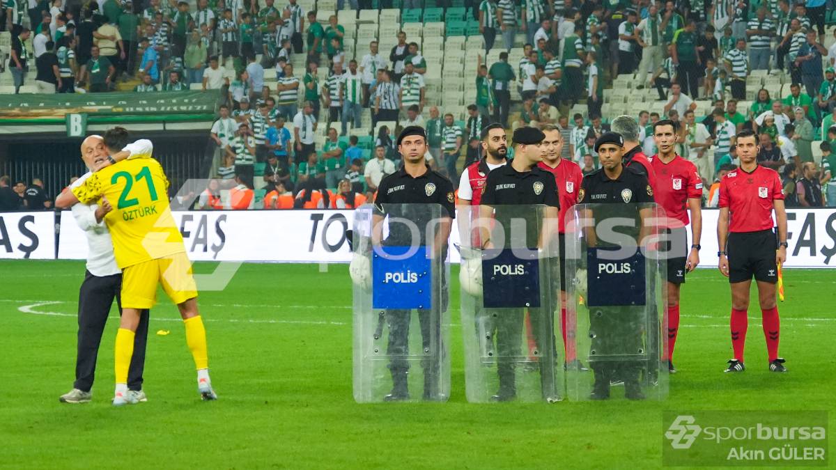 BURSASPOR -  ESENLER EROKSPOR MAÇ FOTOĞRAFLARI