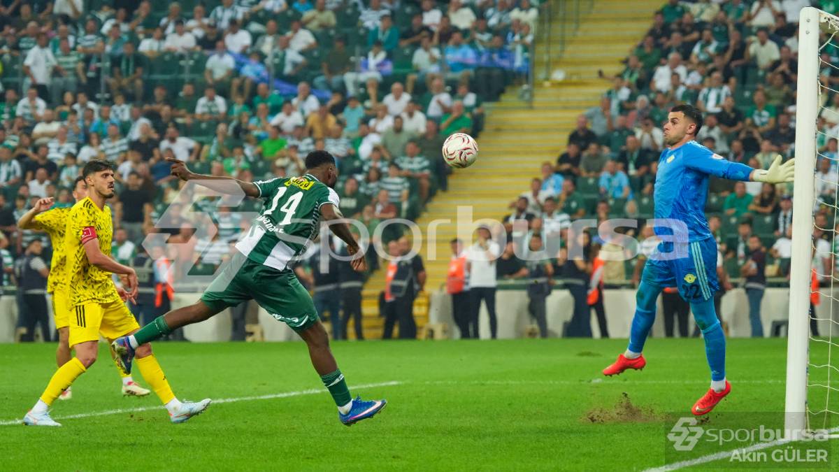 BURSASPOR -  ESENLER EROKSPOR MAÇ FOTOĞRAFLARI