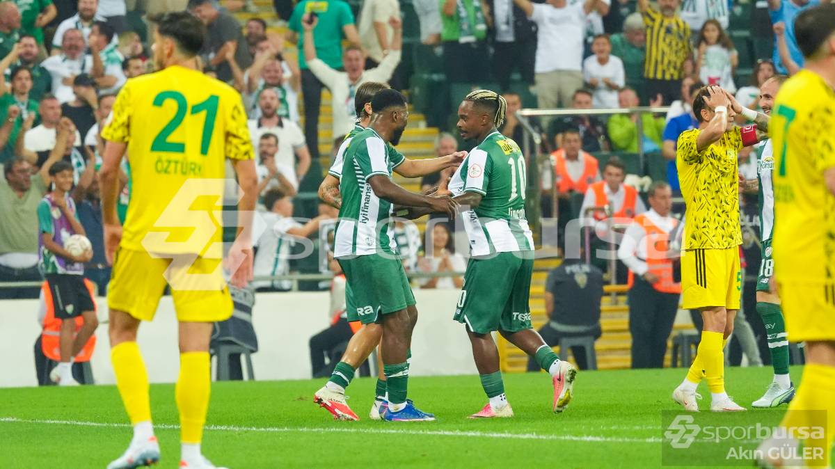 BURSASPOR -  ESENLER EROKSPOR MAÇ FOTOĞRAFLARI
