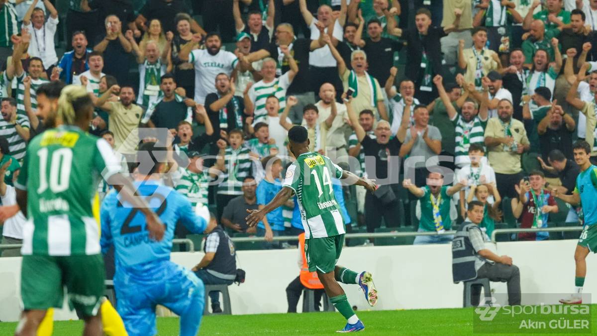 BURSASPOR -  ESENLER EROKSPOR MAÇ FOTOĞRAFLARI