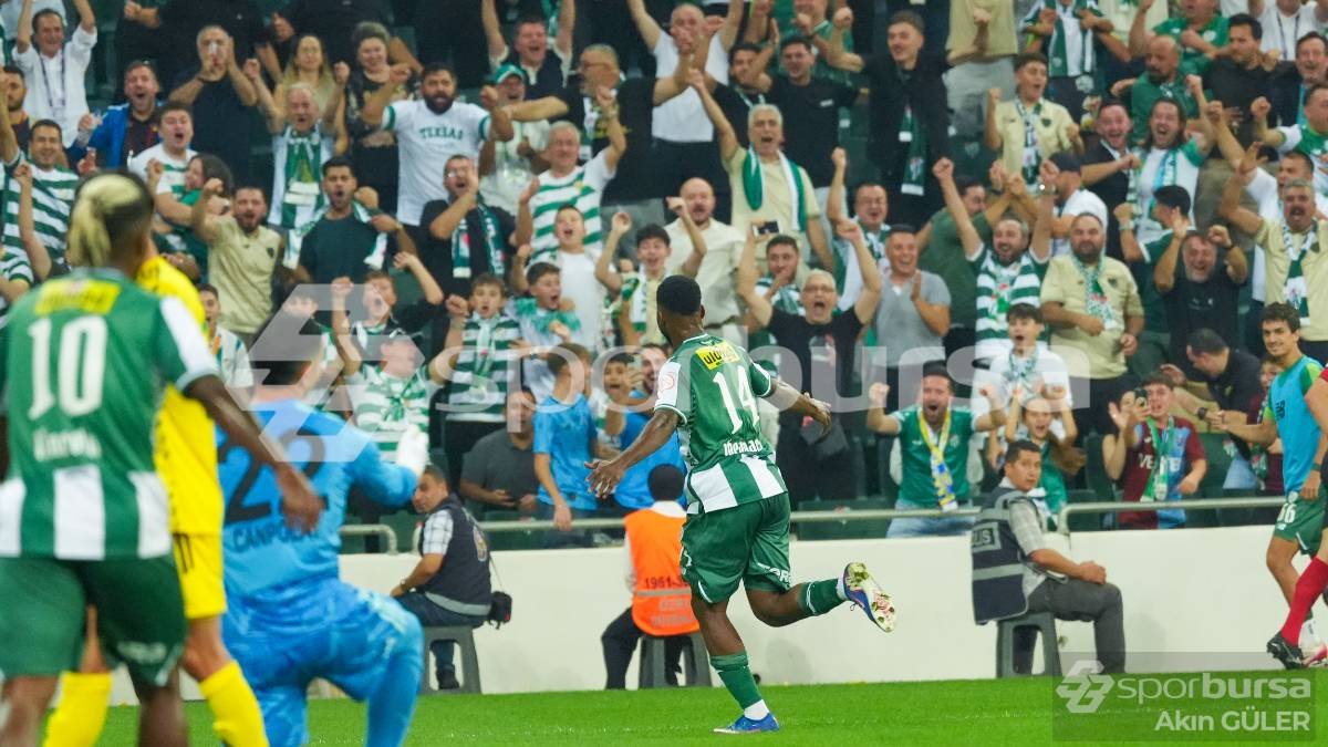 BURSASPOR -  ESENLER EROKSPOR MAÇ FOTOĞRAFLARI