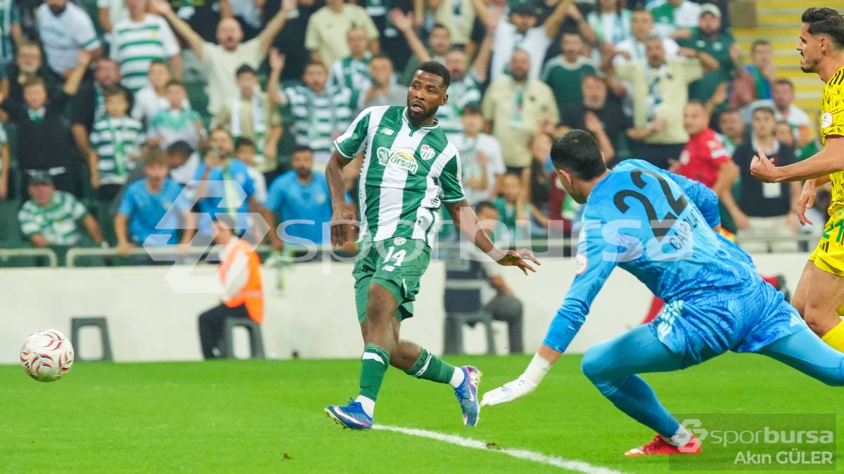 BURSASPOR -  ESENLER EROKSPOR MAÇ FOTOĞRAFLARI