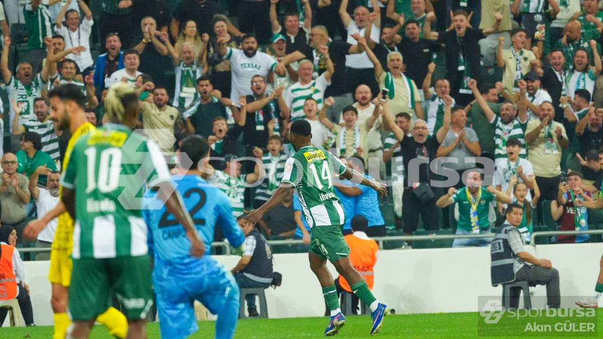 BURSASPOR -  ESENLER EROKSPOR MAÇ FOTOĞRAFLARI