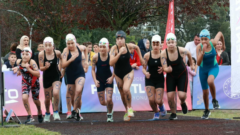 249 sporcunun triathle kapışması!