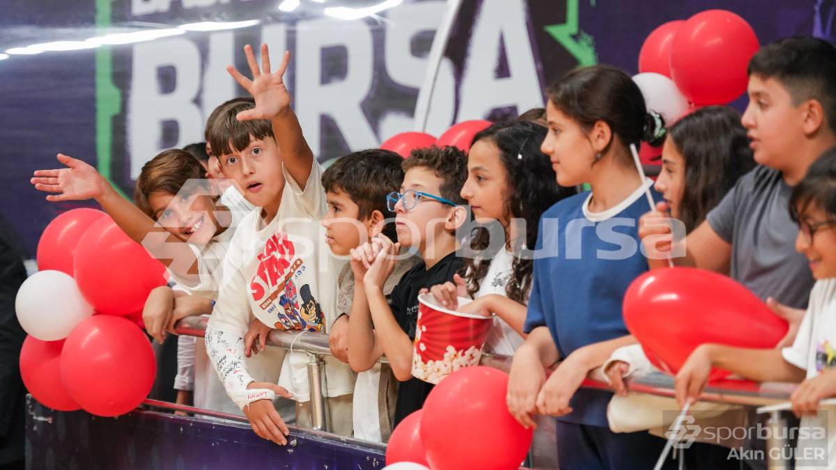 TOFAŞ - PİZZABULLS BORDO BANDIRMA MAÇI FOTOĞRAFLARI