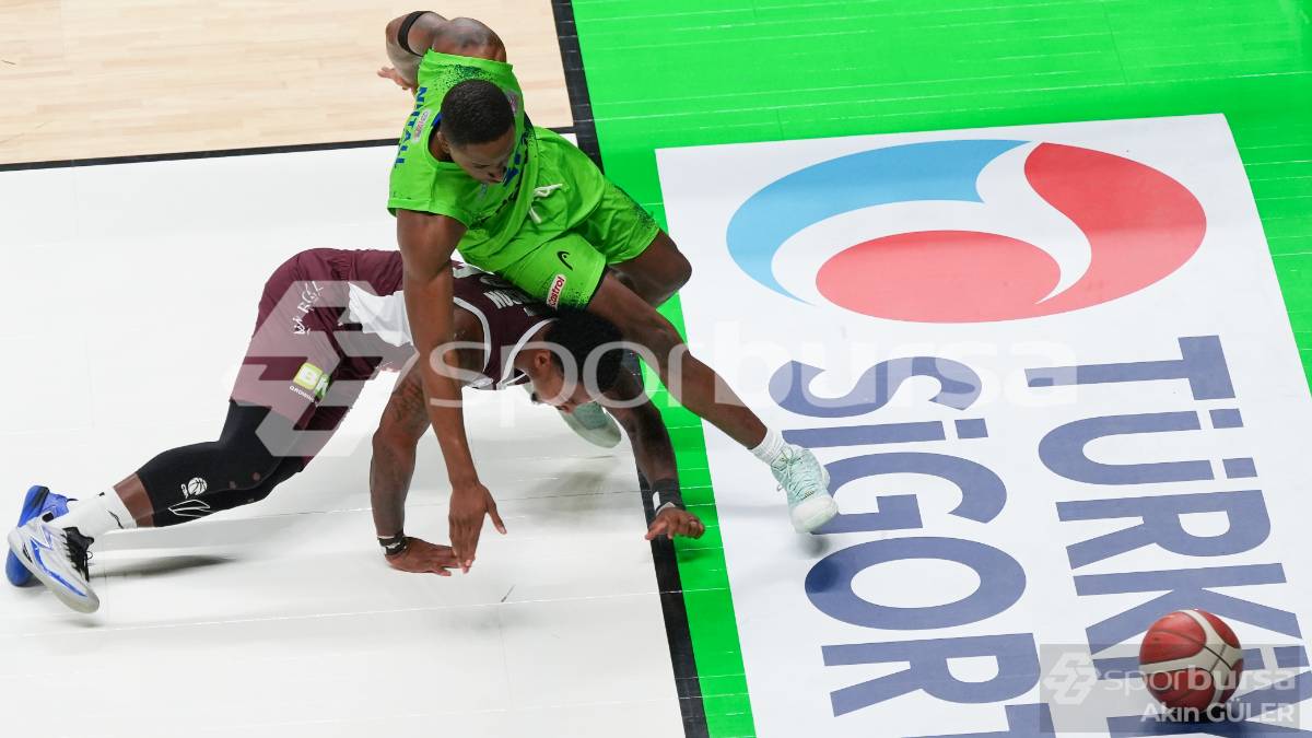 TOFAŞ - PİZZABULLS BORDO BANDIRMA MAÇI FOTOĞRAFLARI