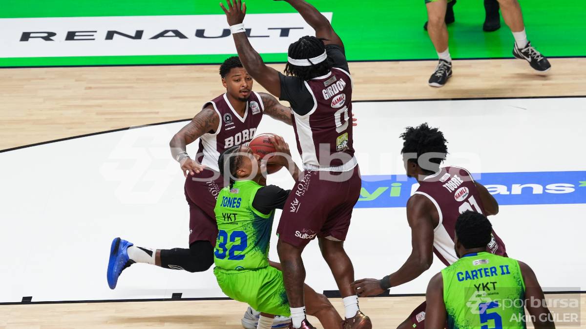 TOFAŞ - PİZZABULLS BORDO BANDIRMA MAÇI FOTOĞRAFLARI