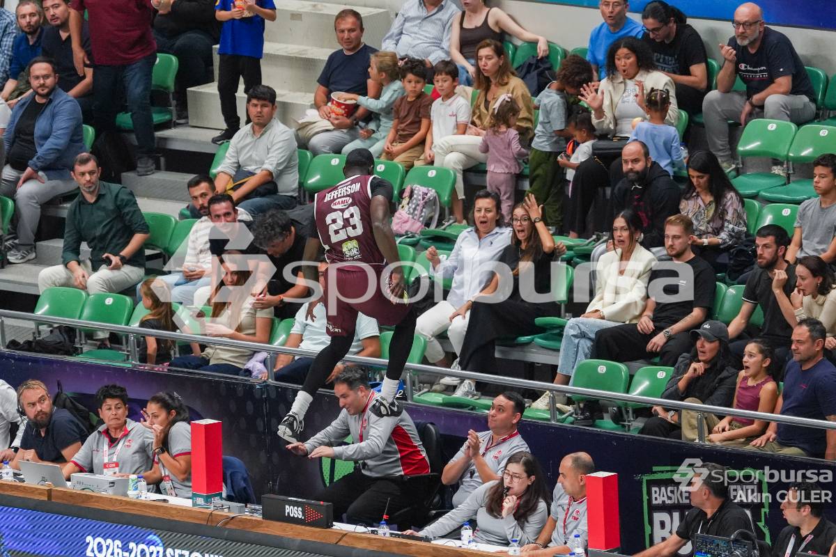TOFAŞ - PİZZABULLS BORDO BANDIRMA MAÇI FOTOĞRAFLARI