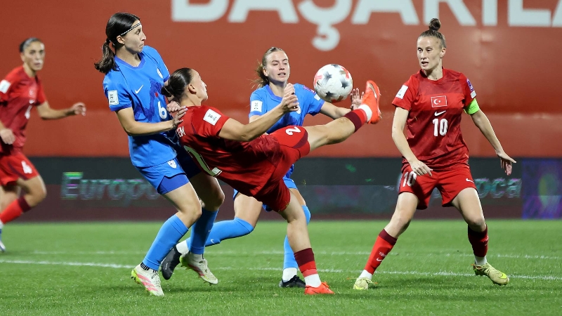 Tur ikinci maça kaldı! Türkiye-Slovenya: 3-3