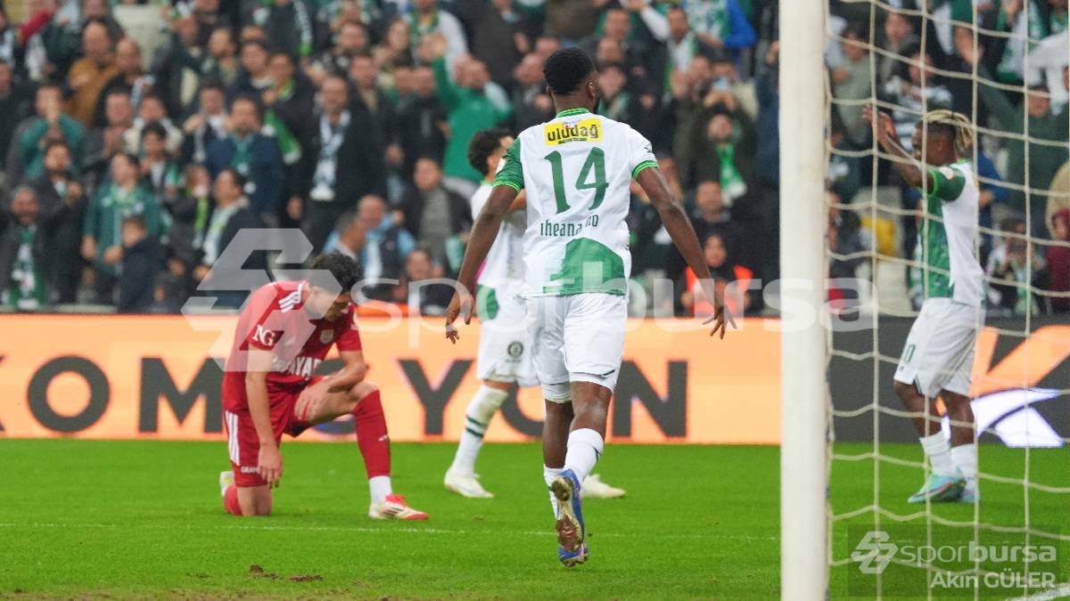 BURSASPOR - PENDİKSPOR MAÇI FOTOĞRAFLARI