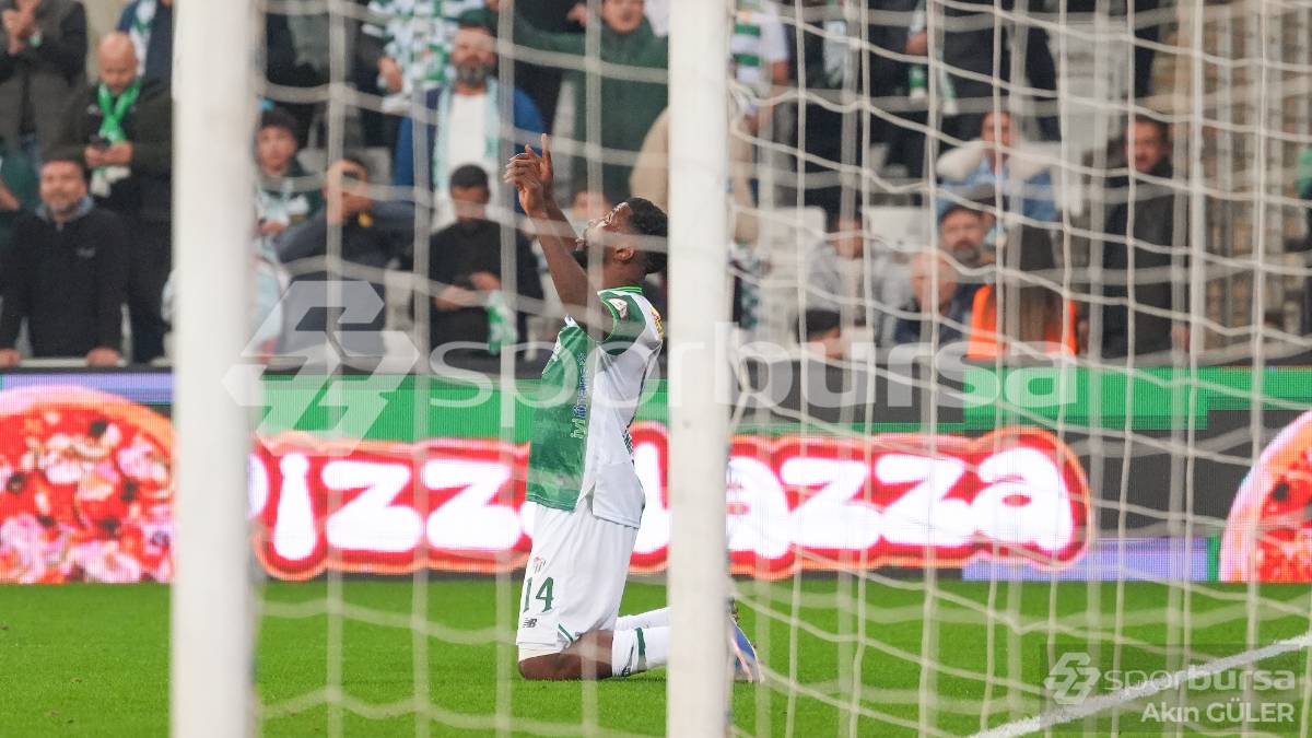 BURSASPOR - PENDİKSPOR MAÇI FOTOĞRAFLARI