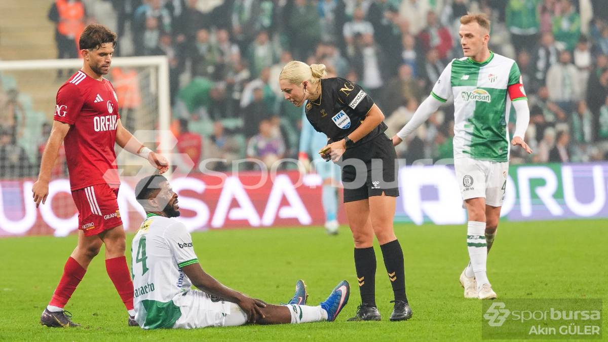 BURSASPOR - PENDİKSPOR MAÇI FOTOĞRAFLARI