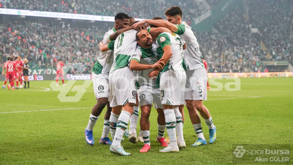 BURSASPOR - PENDİKSPOR MAÇI FOTOĞRAFLARI