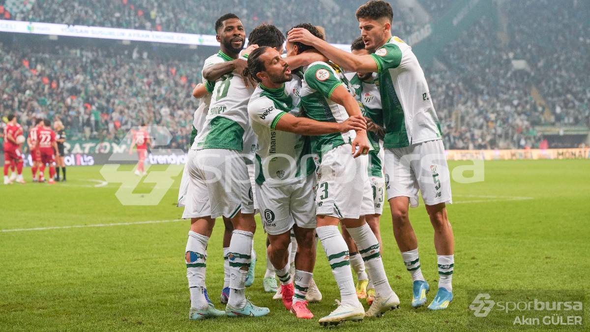 BURSASPOR - PENDİKSPOR MAÇI FOTOĞRAFLARI