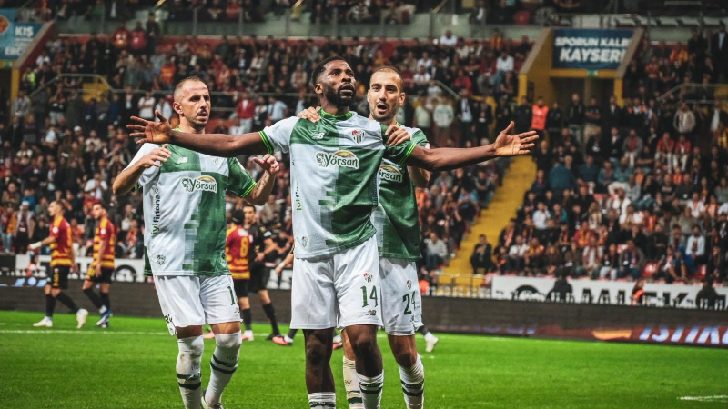Iheanacho: Bursaspor’un efsanesi olmak istiyorum!